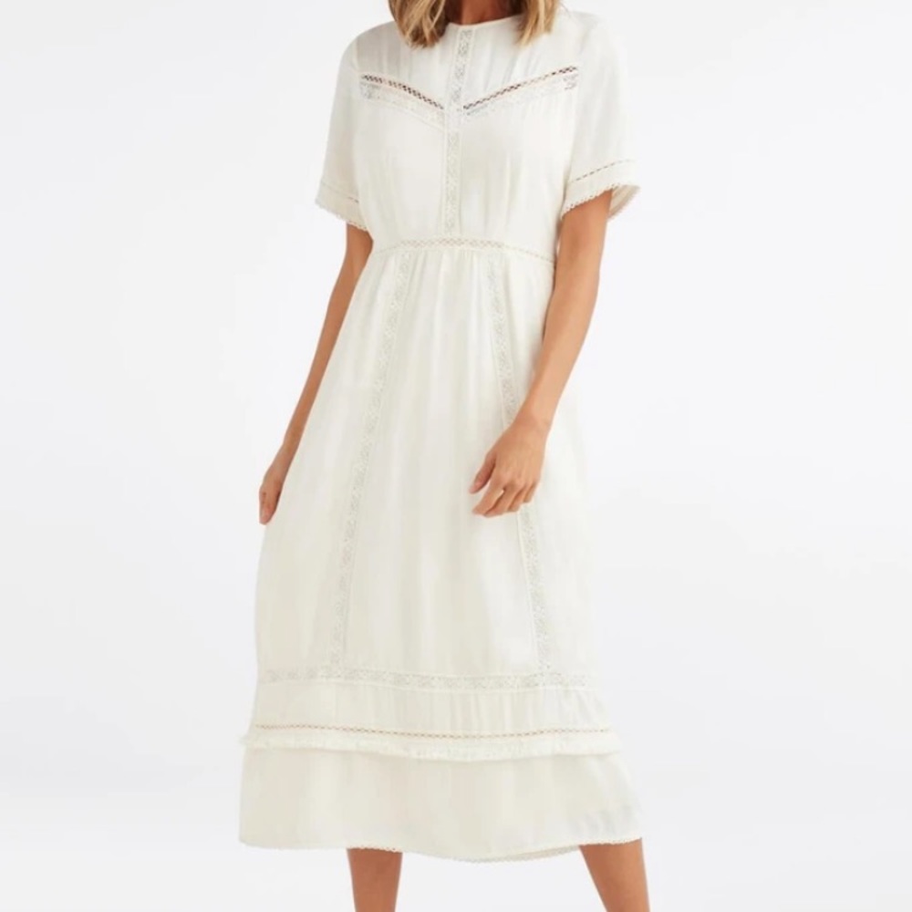 NWT Vetta lace dress - XS